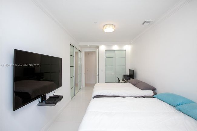 APT-104 - 6000 Island Blvd, Condo with 2 bedrooms, 2 bathrooms and null parking in Aventura FL | Image 21
