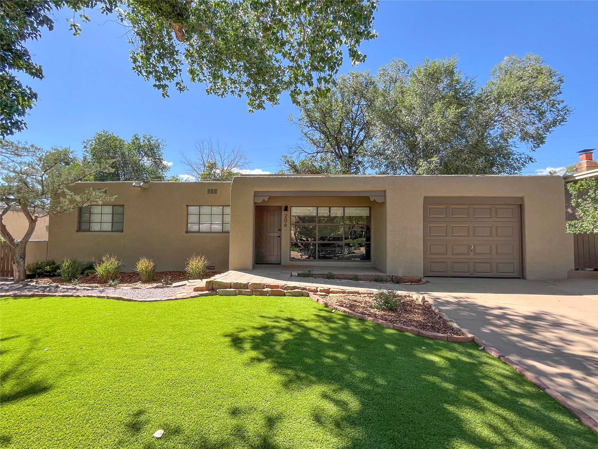 Sereno Dr, Santa Fe, NM 87501