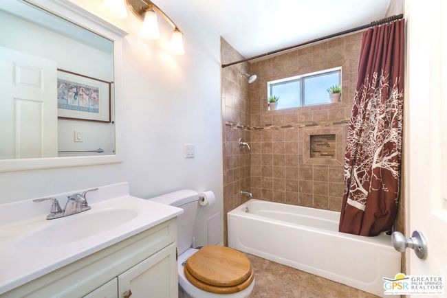 13613 Muscatine St, House other with 4 bedrooms, 3 bathrooms and 4 parking in Pacoima CA | Image 15