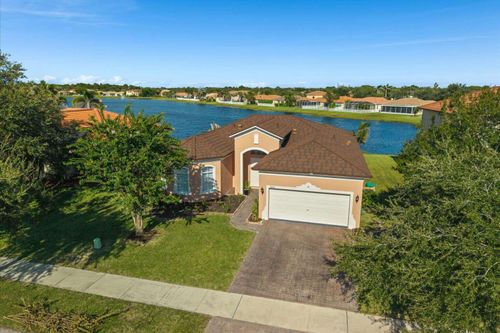 5622 Place Lake Dr, Fort Pierce, FL, 34951-3139 | Card Image