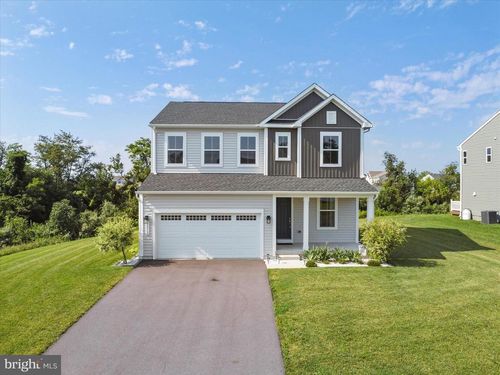 2052 Mandarin Dr, CHAMBERSBURG, PA, 17202-7686 | Card Image