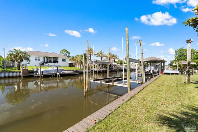 3332 Laurel Dr, House other with 3 bedrooms, 2 bathrooms and 4 parking in Gulf Breeze FL | Image 27