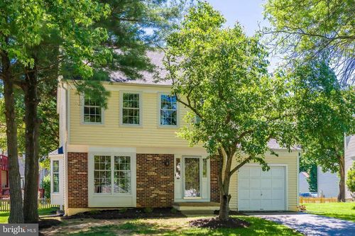 24 Newland Ct, STERLING, VA, 20165-6012 | Card Image