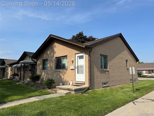 112-8401 18 Mile Rd, Sterling Heights, MI, 48313-3051 | Card Image