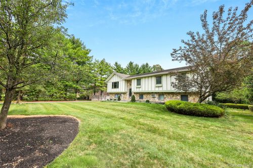 26 Ellington Way, Spring Valley, NY, 10977-1402 | Card Image