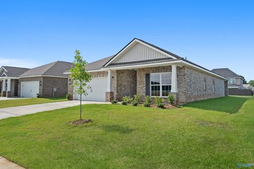 121 Cotita Dr, Toney, AL, 35773-5736 | Card Image