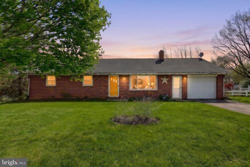 860 Witmer Road, York, PA, 17406 | Card Image