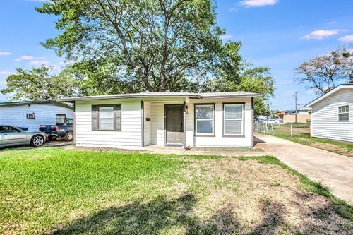 637 N 4th St, Garland, TX, 75040-5003 | Card Image