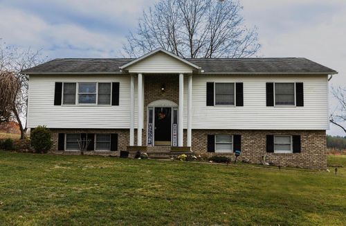 8166 Lavelle Rd, Athens, OH, 45701-9189 | Card Image