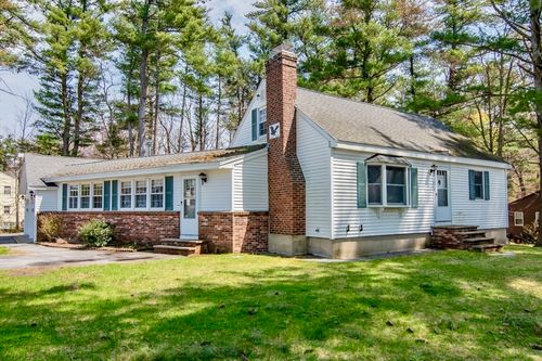 173 E Main St, East Hampstead, NH, 03826-2519 | Card Image