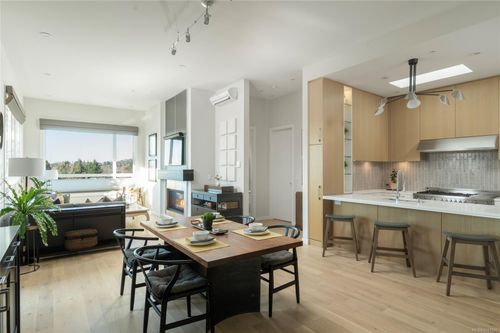 ph5-2285 Bowker Ave, Oak Bay, BC, V8R2E2 | Card Image