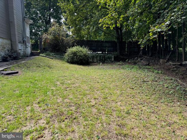 464 W White St, House other with 4 bedrooms, 1 bathrooms and null parking in SUMMIT HILL PA | Image 5