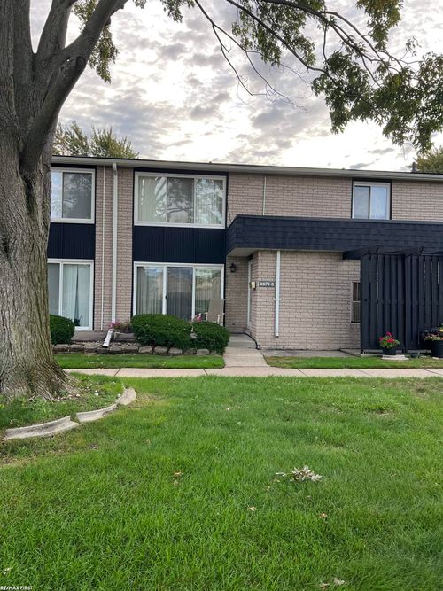 8679 Kennedy Circle, Warren, MI, 48093 | Card Image