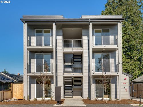 10-6115 Ne Multnomah St, Portland, OR, 97213-4223 | Card Image