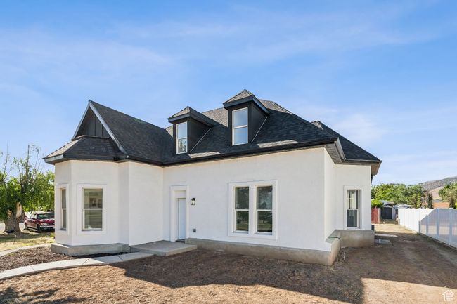 Beautiful Curb Appeal | Image 47
