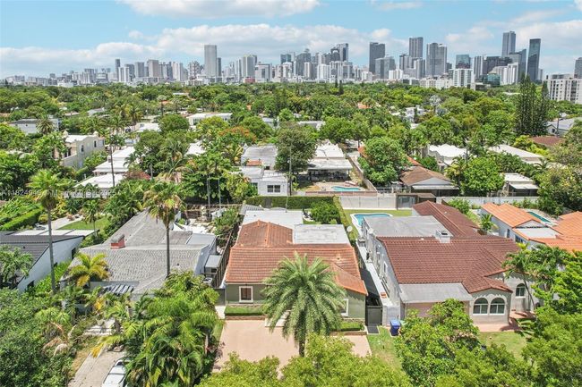 441 Sw 27 Th Rd, House other with 4 bedrooms, 4 bathrooms and null parking in Miami FL | Image 42