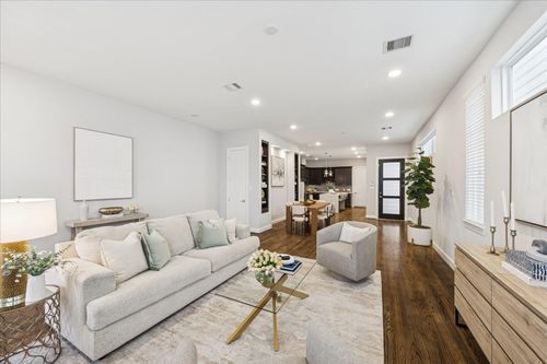 1213 Crockett St, Houston, TX, 77007-4215 | Card Image