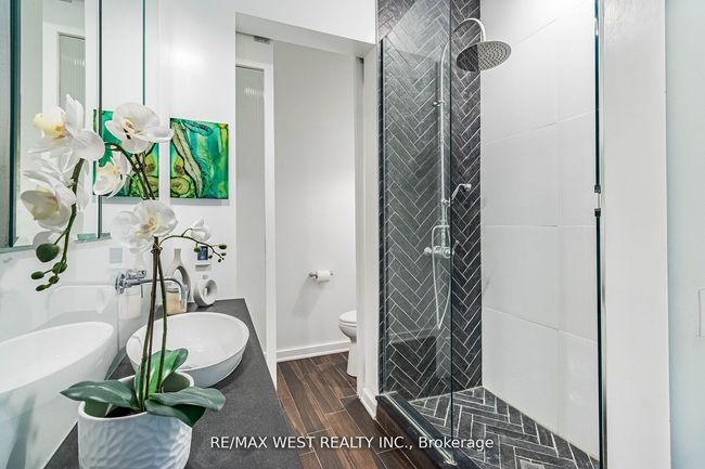 821 - 155 Dalhousie St, Condo with 2 bedrooms, 2 bathrooms and null parking in Toronto ON | Image 24