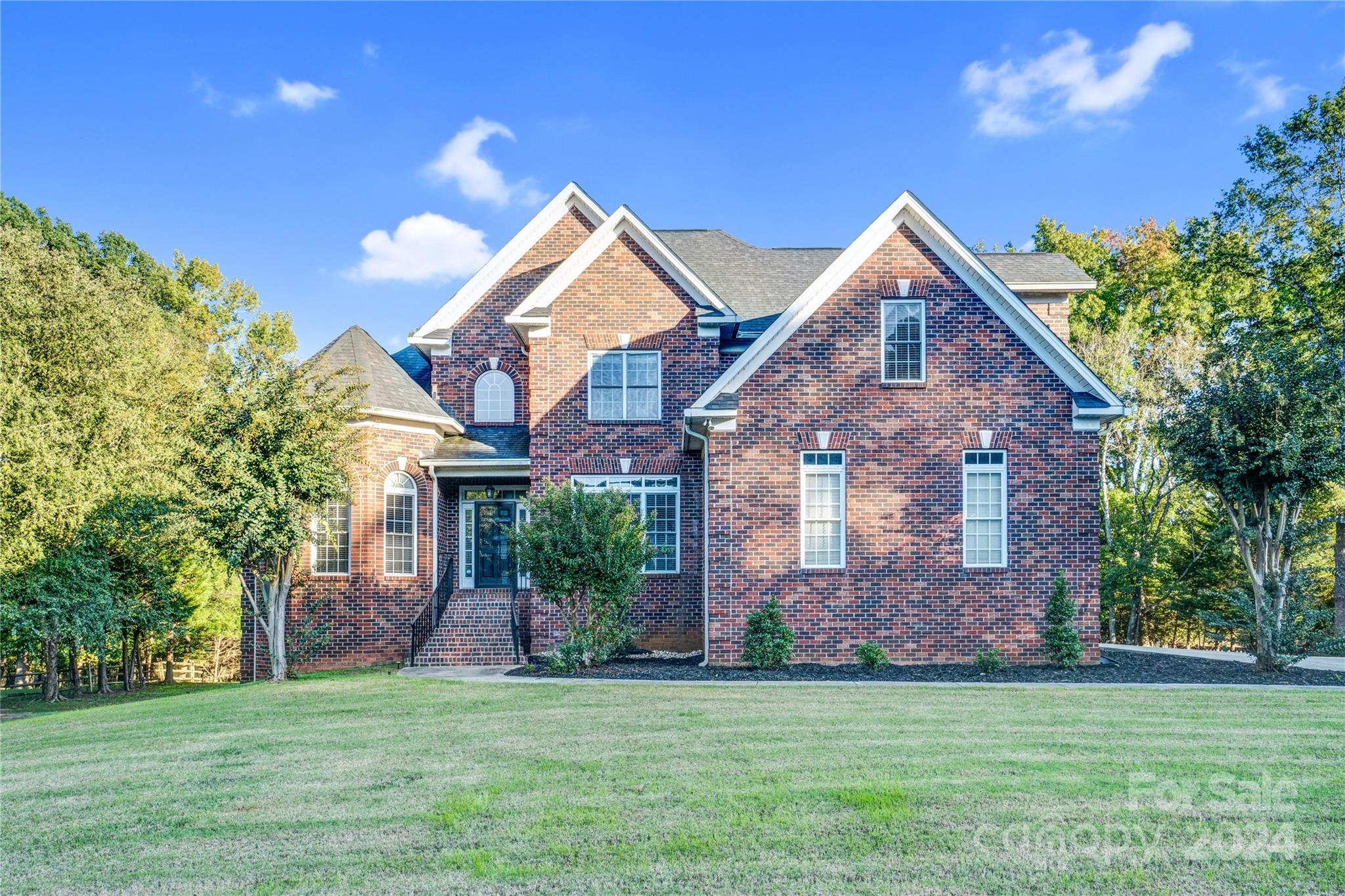 Elibren Ln, Matthews, NC 28105