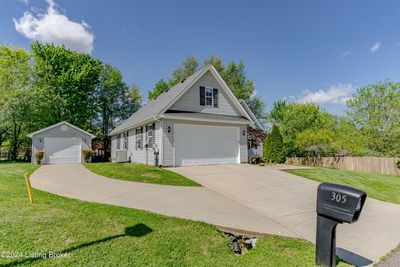 305 Woebegona Way, House other with 3 bedrooms, 2 bathrooms and null parking in Hodgenville KY | Image 3