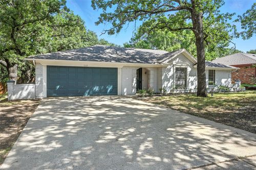 8109 Starnes Rd, North Richland Hills, TX, 76182-6032 | Card Image