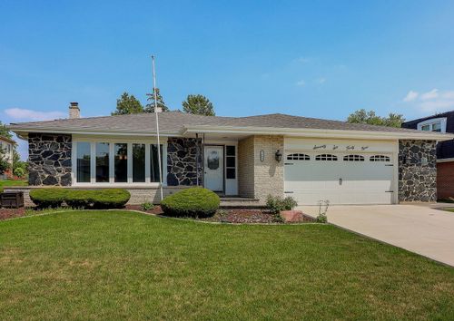 7649 Appletree Ln, Willowbrook, IL, 60527-2436 | Card Image