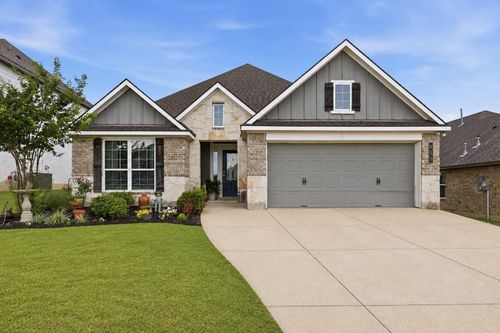 915 Farm Path, Brenham, TX, 77833-2091 | Card Image