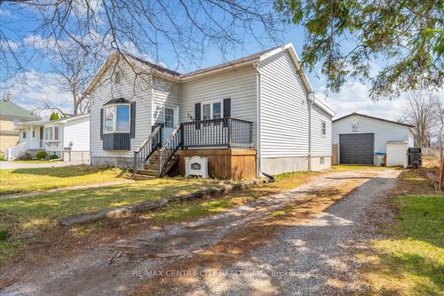 106 Metcalfe St E, Strathroy, ON, N7G1P3 | Card Image