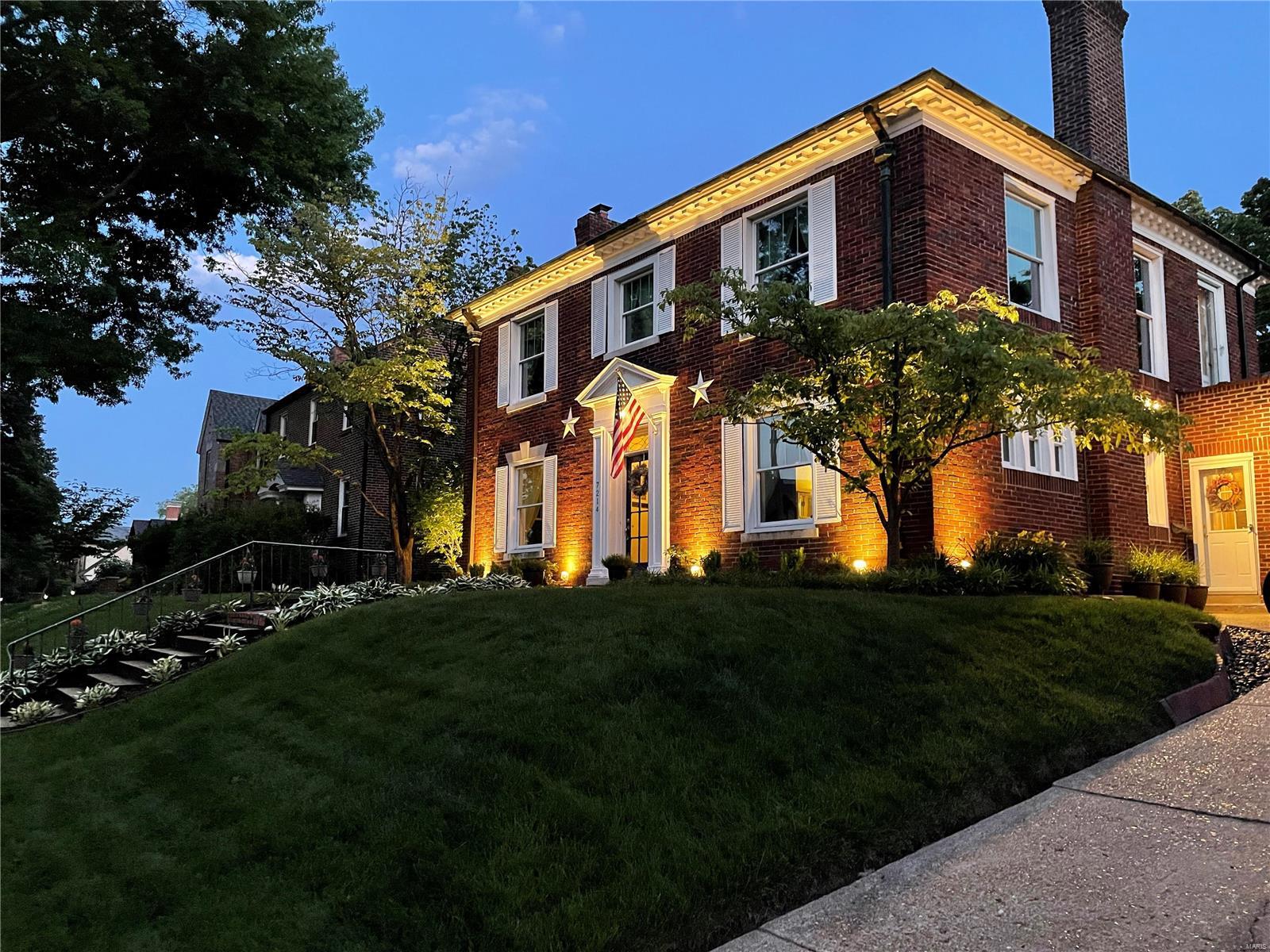 Northmoor Dr, Saint Louis, MO 63105