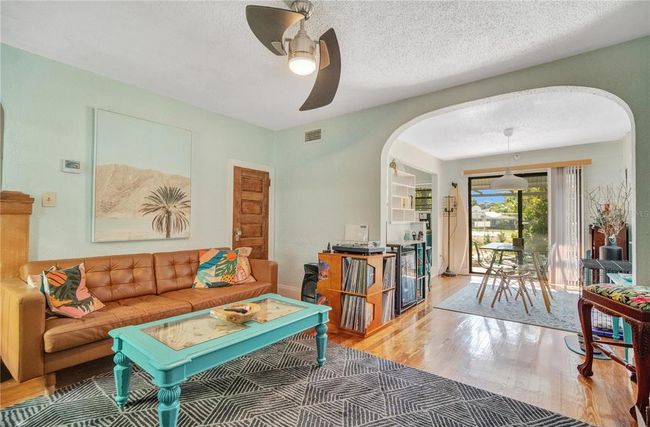 7 Clarendon Ct, House other with 3 bedrooms, 2 bathrooms and null parking in Daytona Beach FL | Image 4