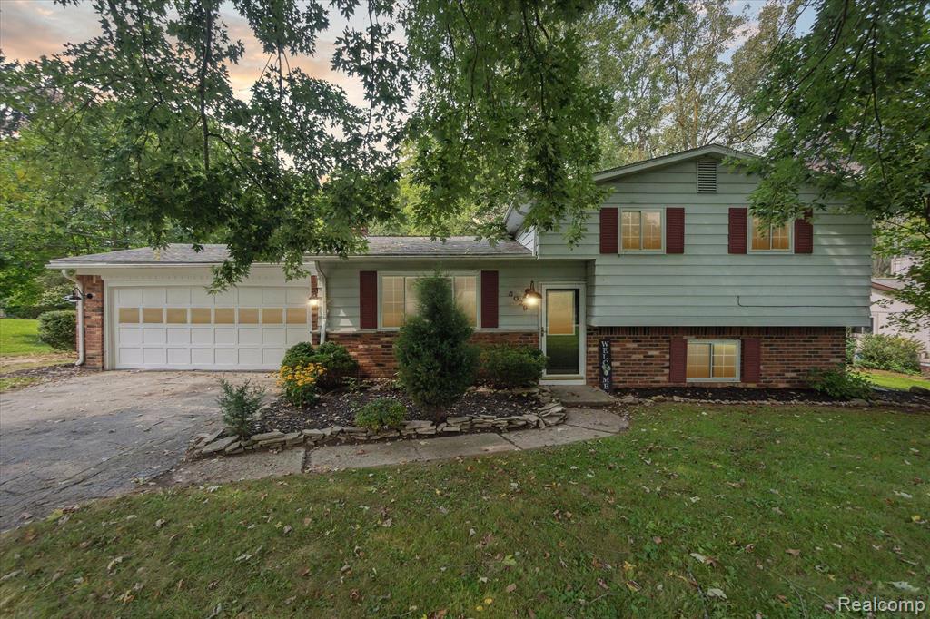 Chickasaw Trl, Flushing, MI 48433 #1