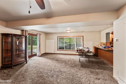 6086 Lewis Rd, Mount Morris, MI, 48458-2573 | Card Image