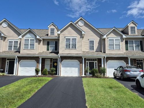 8706 Little Hoop Rd, Roanoke, VA, 24019-5885 | Card Image