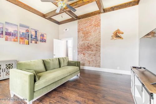 1046 Charles St, Louisville, KY, 40204-2406 | Card Image