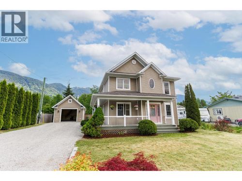3561 Cottonwood Cres, Thornhill, BC, V8G5C4 | Card Image