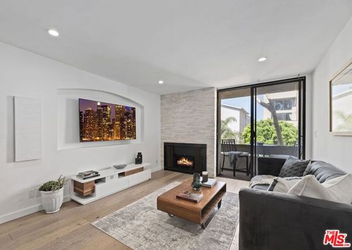 201-750 N Kings Rd, Los Angeles, CA, 90048 | Card Image