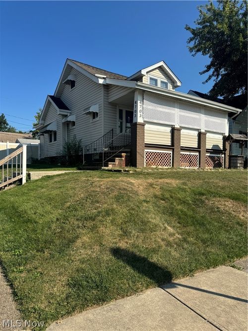 4703 E 86th St, Garfield Heights, OH, 44125-1331 | Card Image