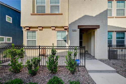1131 Ruby Sparrow St, Henderson, NV, 89011-4524 | Card Image