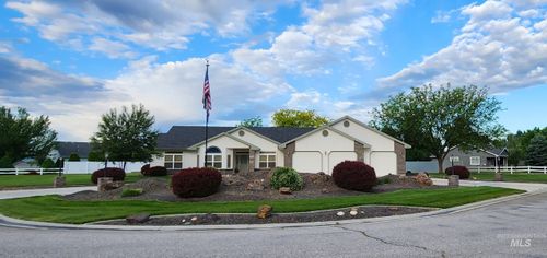 1753 Katie Ln, Emmett, ID, 83617-9172 | Card Image