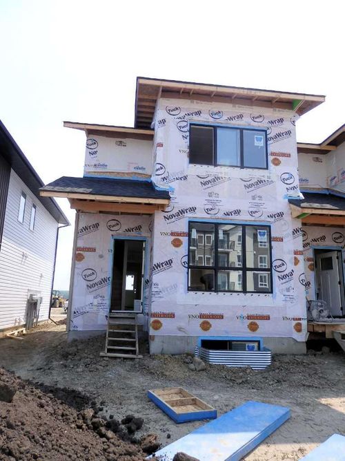 40 Irvin Way, Sylvan Lake, AB, T4S0W2 | Card Image