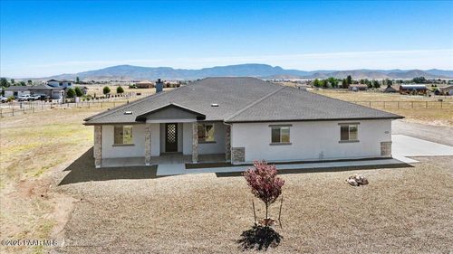 10685 N Poquito Valley Rd, Prescott Valley, AZ, 86315-4796 | Card Image