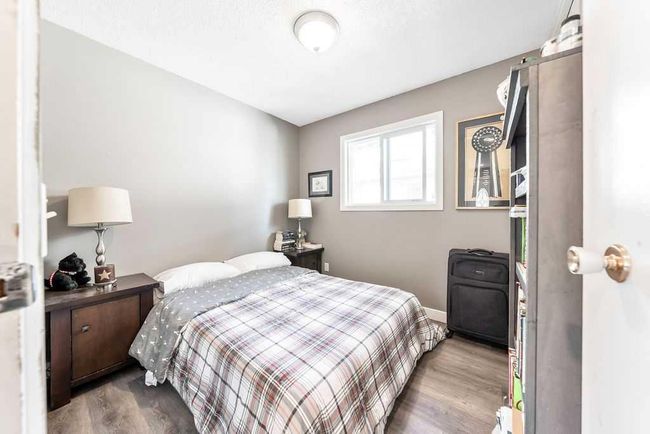 8019 20 A Street Se, Home with 3 bedrooms, 1 bathrooms and 2 parking in Calgary AB | Image 11