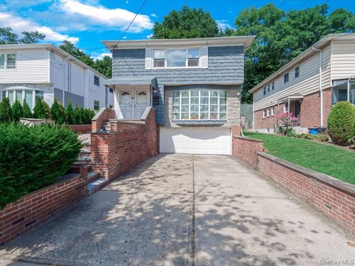 243 72nd Ave, Little Neck, NY, 11362-2318 | Card Image