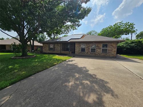 1701 Coral Rock Ct, Irving, TX, 75060-5841 | Card Image