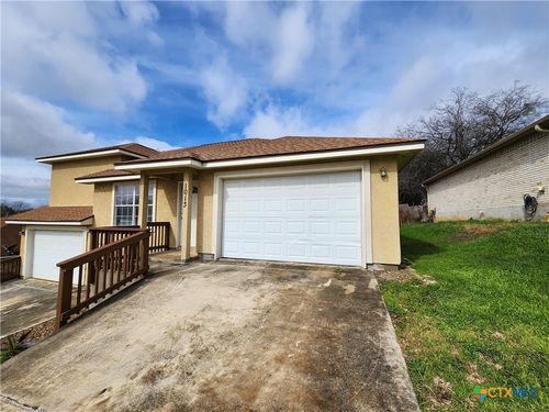 1013 Misty Acres Dr, New Braunfels, TX, 78130-3716 | Card Image