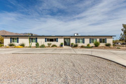 1521 W Chapala Dr, Tucson, AZ, 85704-2038 | Card Image