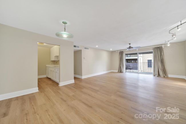 UNIT-420 - 1323 Queens Rd, Condo with 2 bedrooms, 2 bathrooms and null parking in Charlotte NC | Image 9