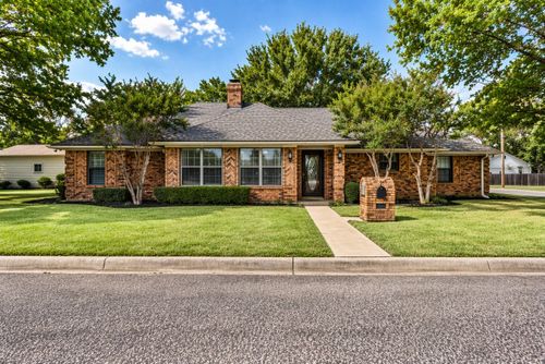 204 Sloan Street, Whitesboro, TX, 76273 | Card Image