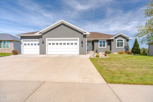 4825 Boulder Ridge Rd, Bismarck, ND, 58503-6121 | Card Image