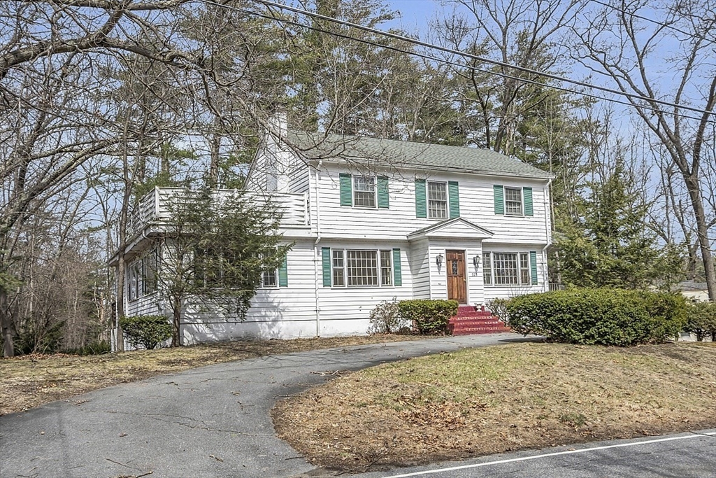 Lindell Ave, Leominster, MA 01453